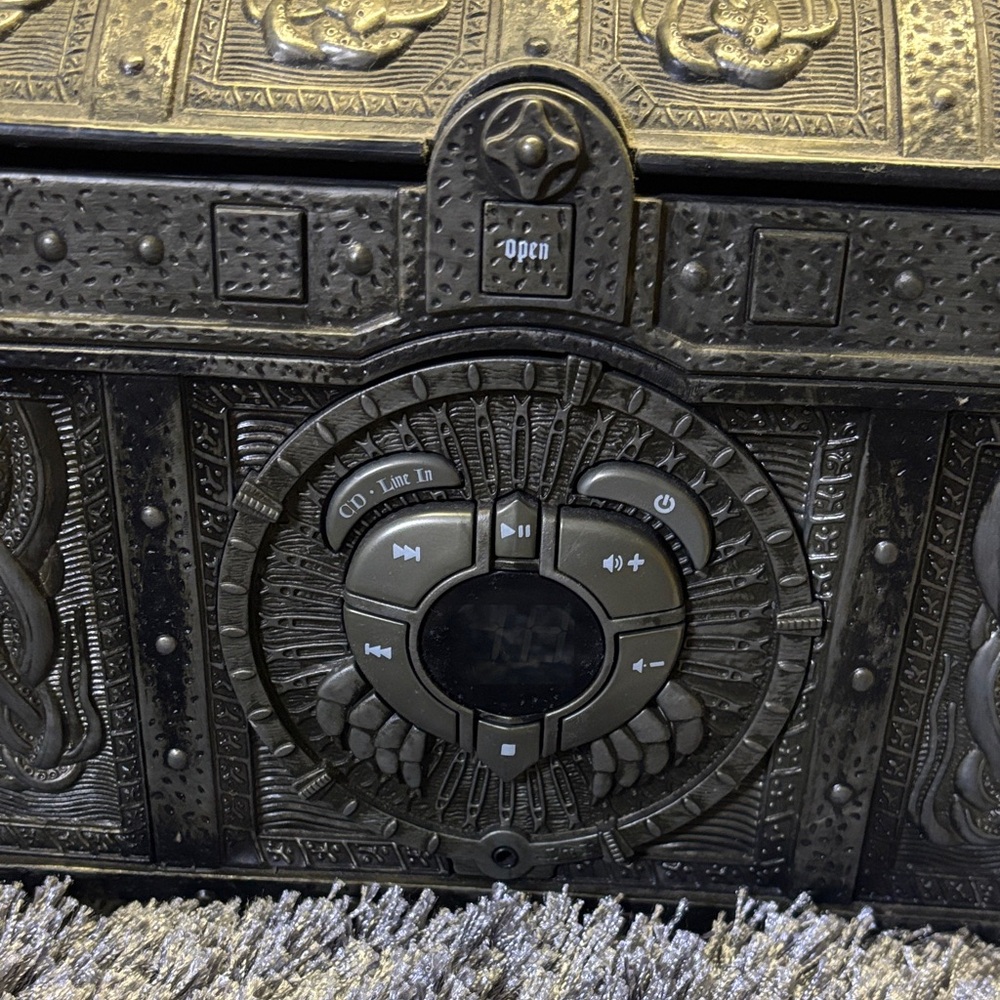 Disney Pirates of the Caribbean CD Player / Treasure Chest Boombox - Picture 3 of 6